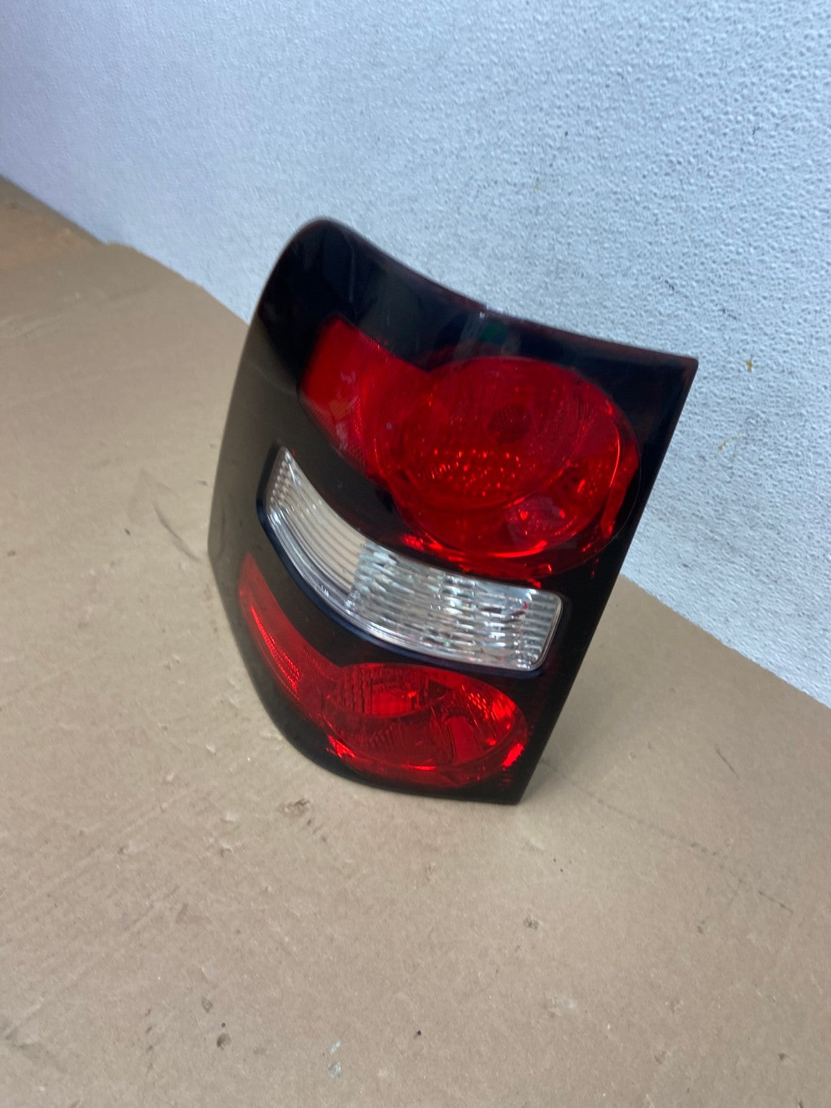 2006 to 2010 Ford Explorer Left Driver Lh Side Tail light AD6431 LK1