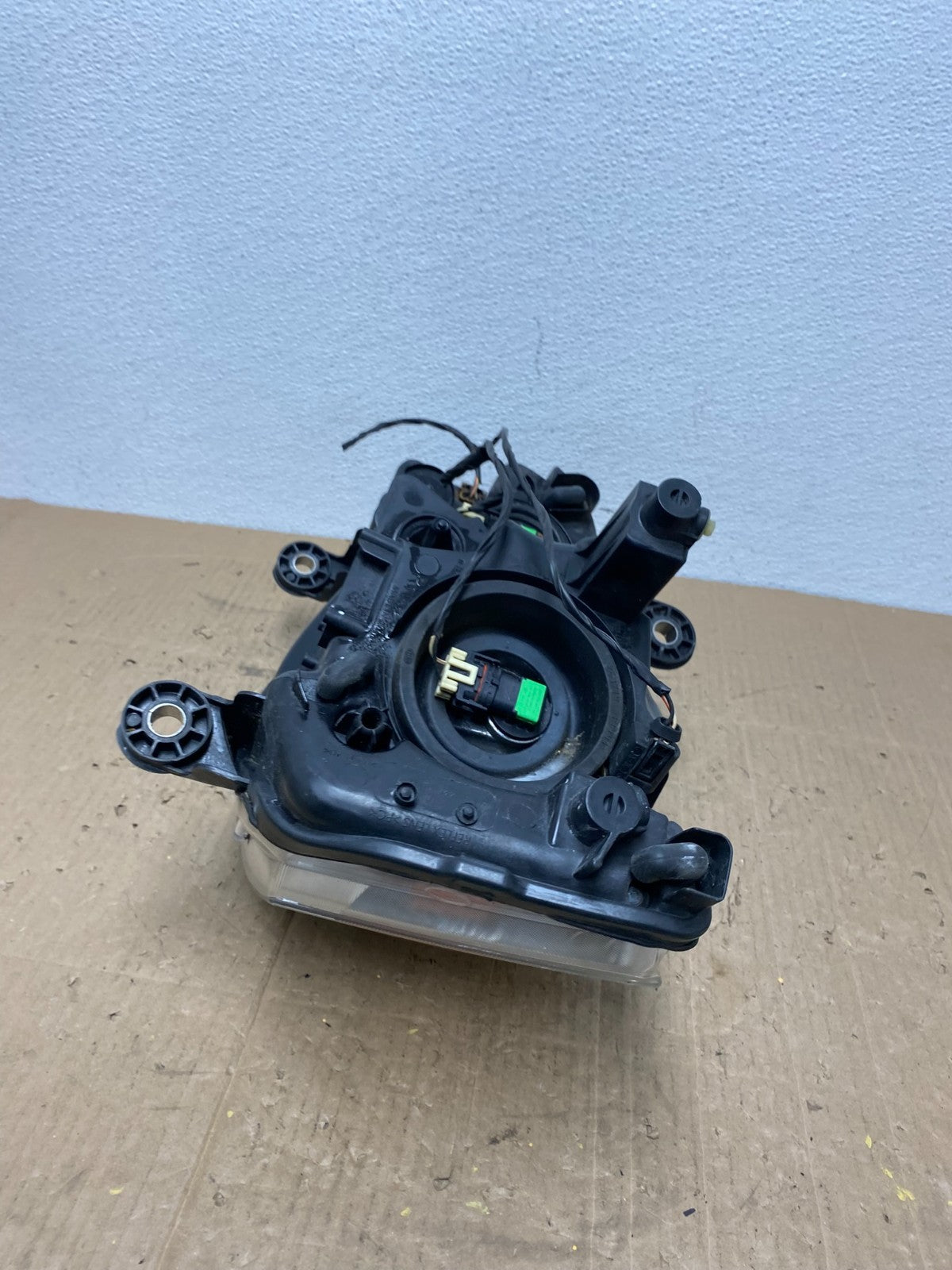 2011 to 2016 Chrysler Town and Country Right Passenger Headlight AC0120 DW6