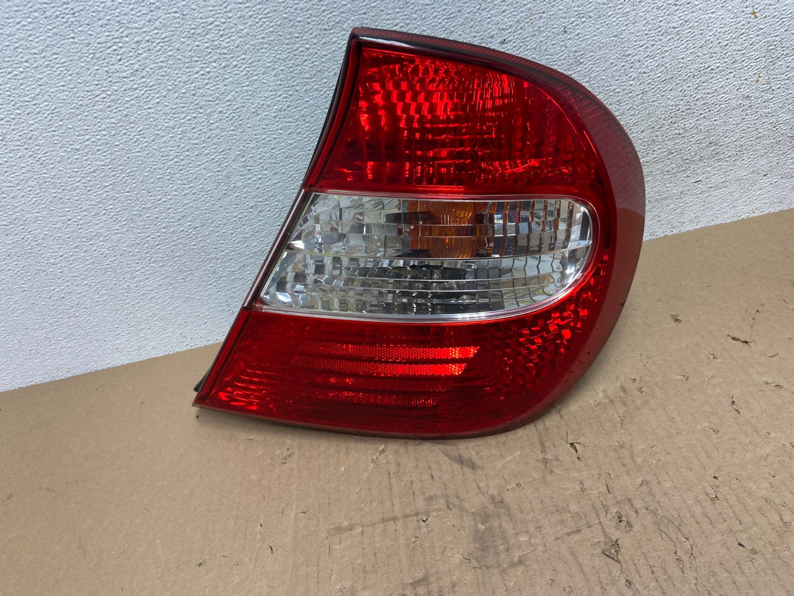 2002 2003 2004 Toyota Camry Tail Light Right Passenger Rh Side AE8776 LK0