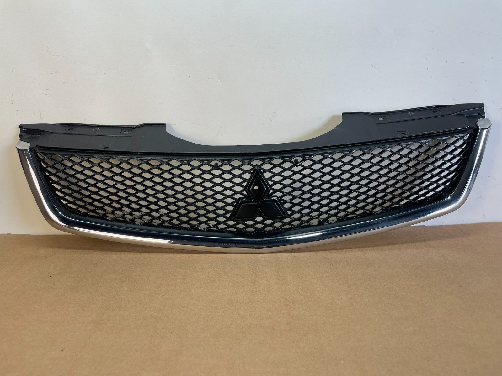 2010 2011 2012 Mitsubishi Galant Front Upper Grille Grill AF8529 DG0