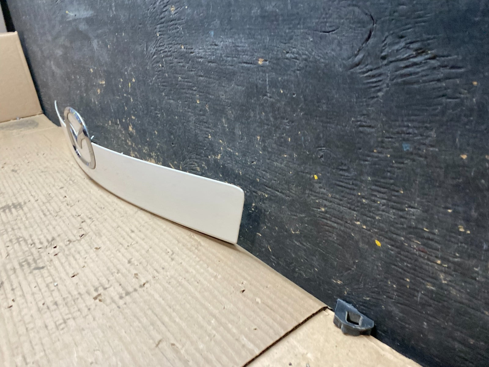 2007-2012 Mazda CX9 Trunk Lid Panel Rear View Without Camera i3306 DG11