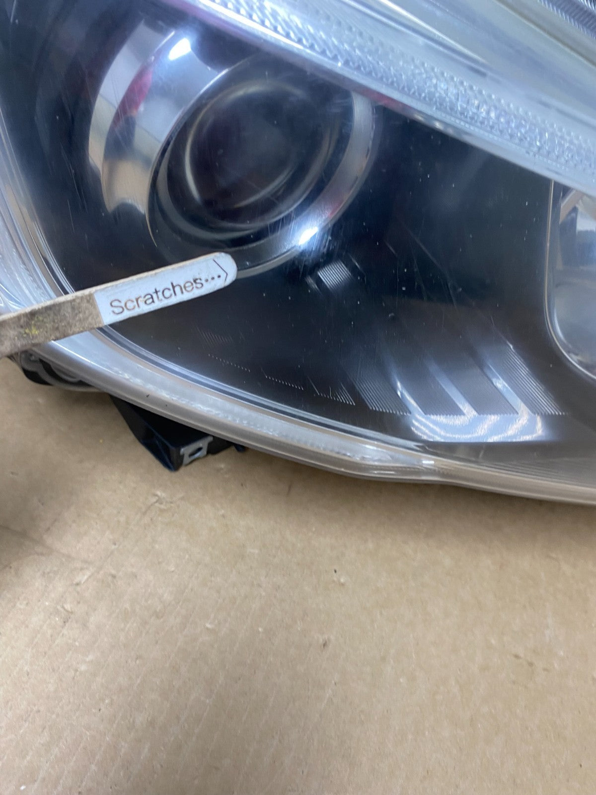 2015 to 2017 Subaru Legacy Outback Right Passenger Xenon HID Headlight AF9526 DW3