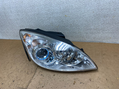 2010 to 2012 Hyundai Elantra Touring Right RH Headlight Halogen Oem X9103 PS1