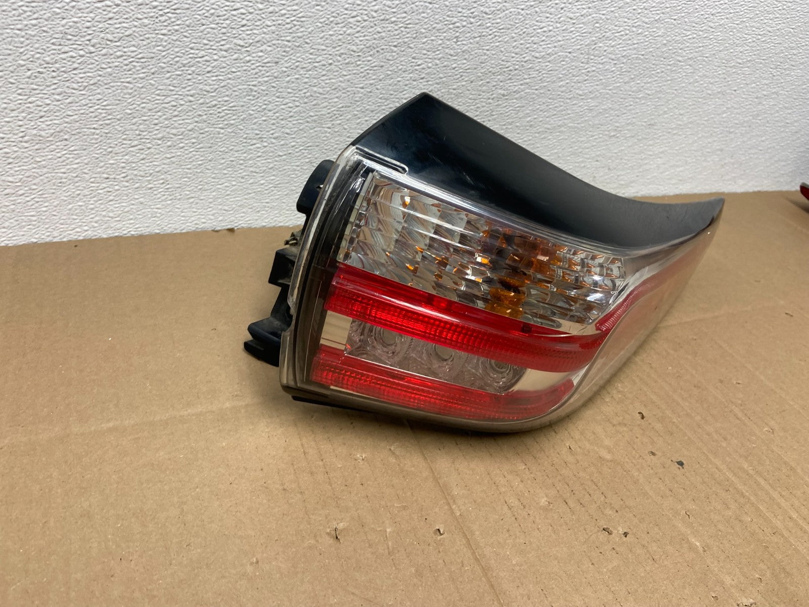 2015 to 2018 Nissan Murano Right Passenger RH Side Tail Light Oem AB8079 DW2