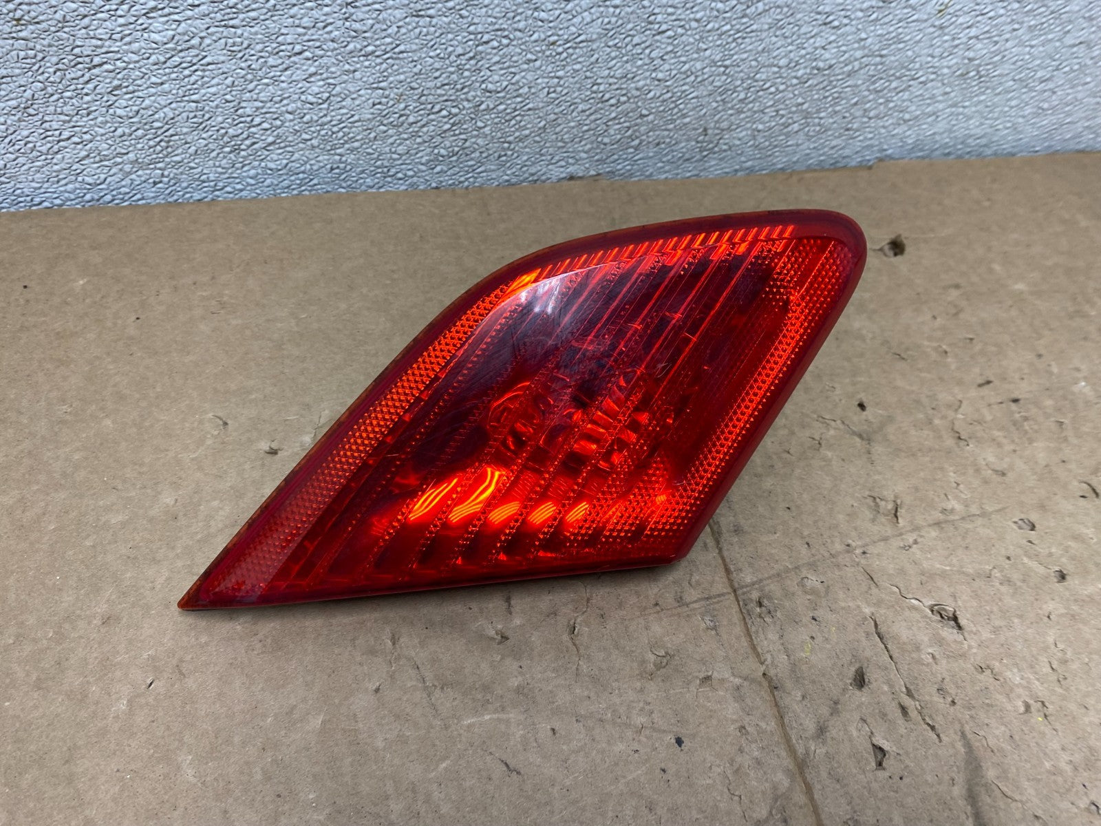 2003 to 2004 Toyota Avalon Left Driver LH Side Inner Tail Light OEM V0030 DW2