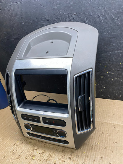 2007 - 2010 Ford Edge Heater Climate Control Radio Control Dash Bezel V7477 DG4