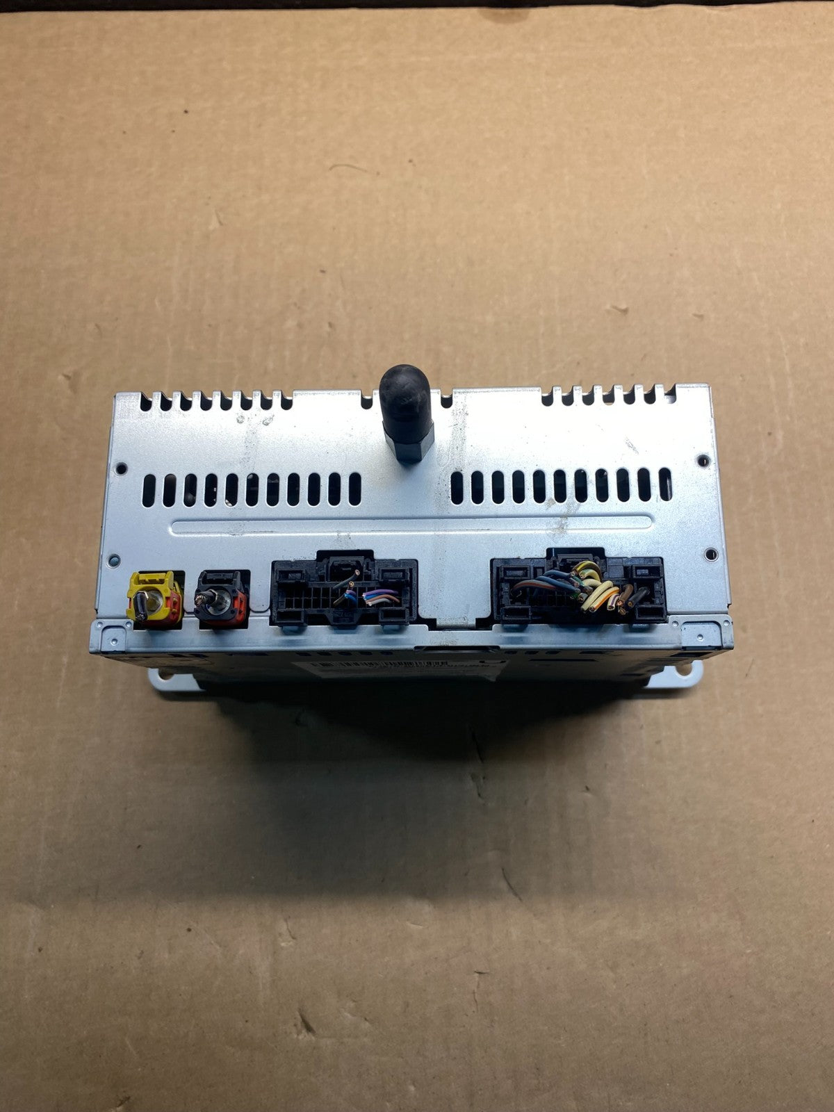 2013 to 2014 Ford Explorer Audio Equipment Radio Receiver AM FM CD AE7885 DG5