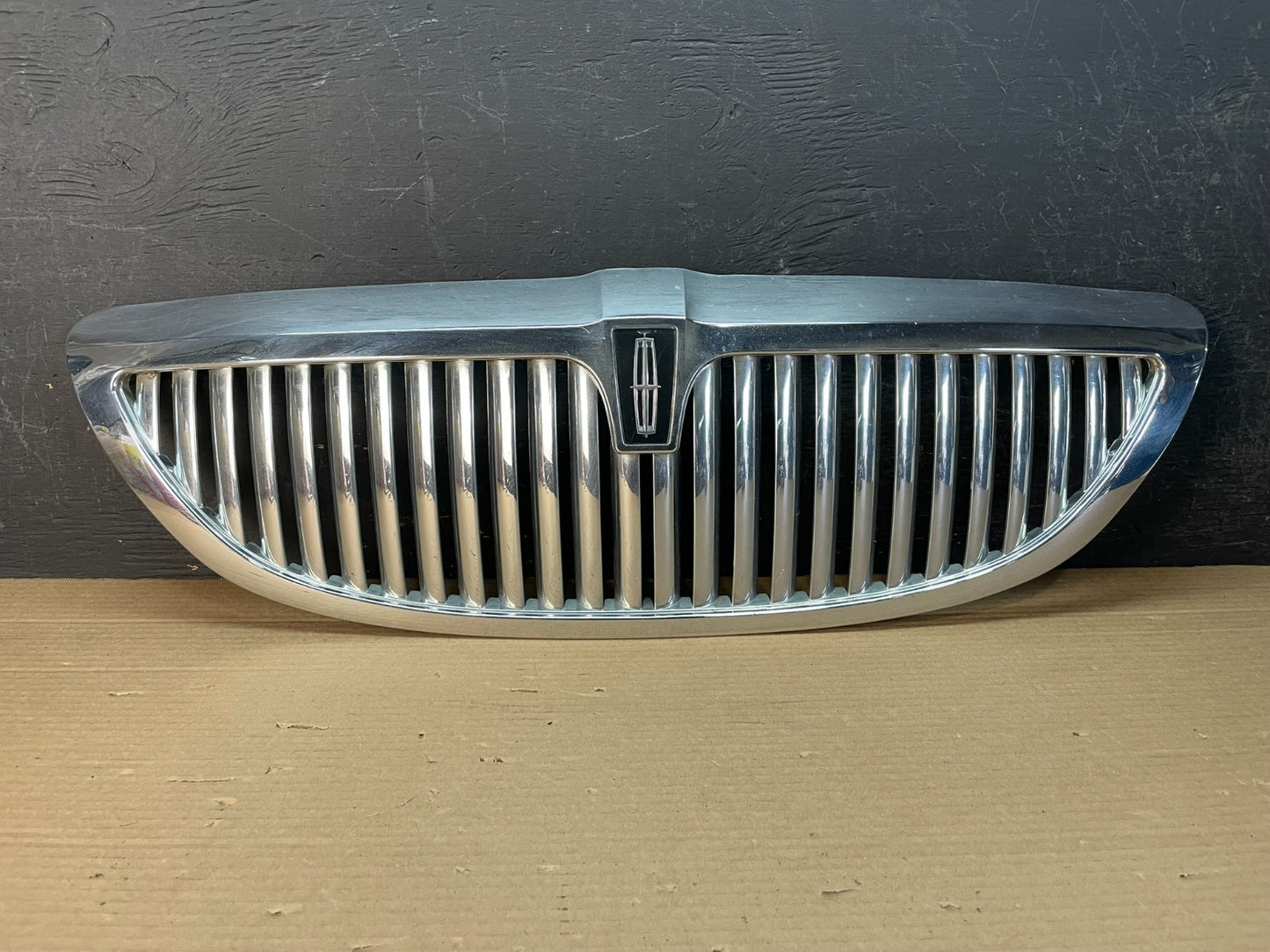 2003 to 2011 Lincoln Town Car Front Upper Grille Grill Chrome W/Emblem AE8712 DG0