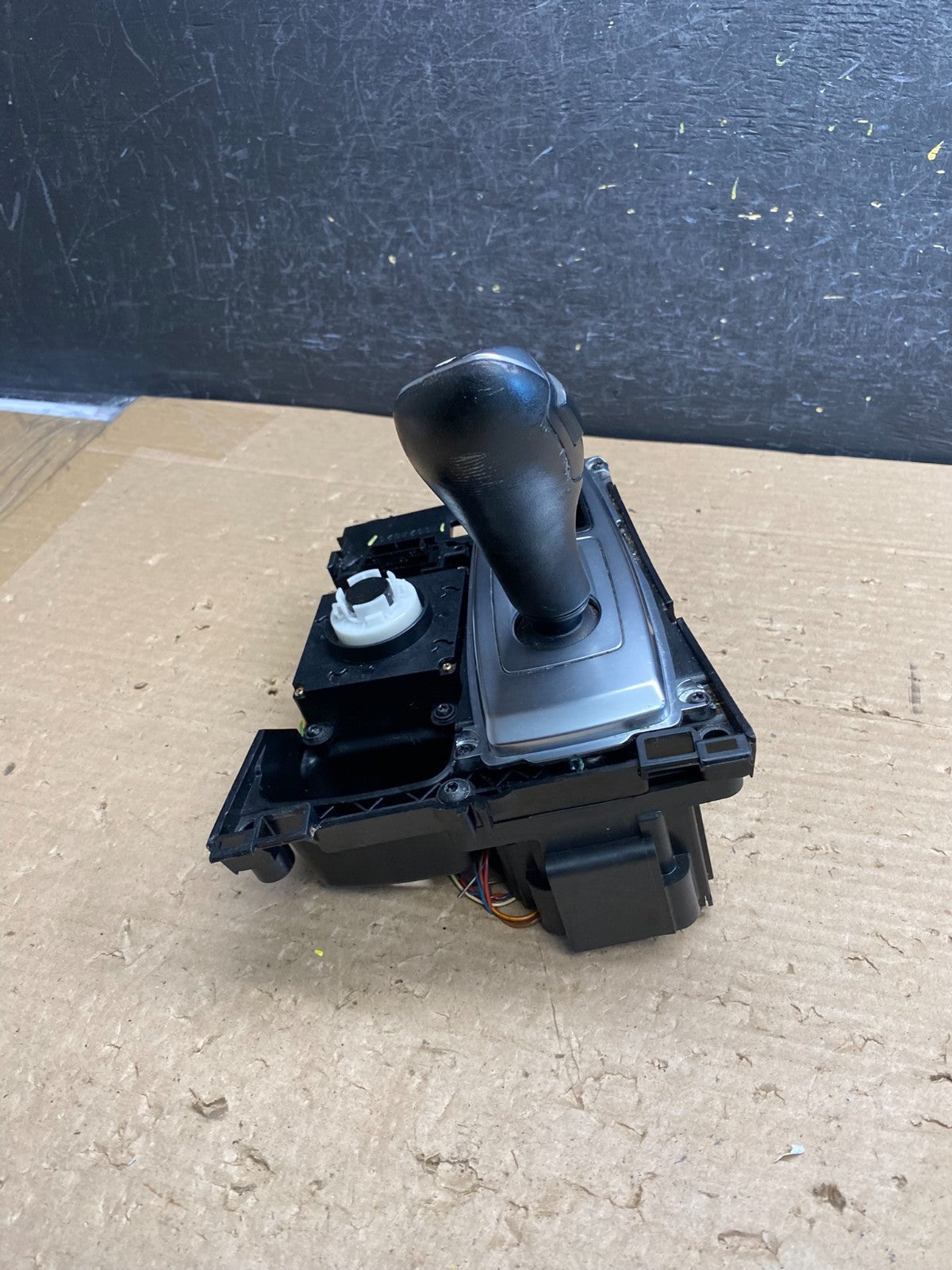2007 to 2013 BMW X5 E70 Shift Shifter Selector Gear W/ Bezel AG8447 DG3