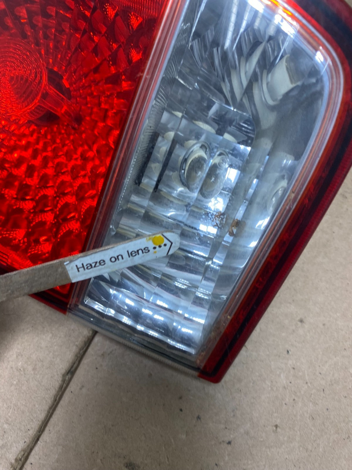 2009 2010 2011 Kia Borrego Left Driver LH Side Inner Tail Light P5266 DG5