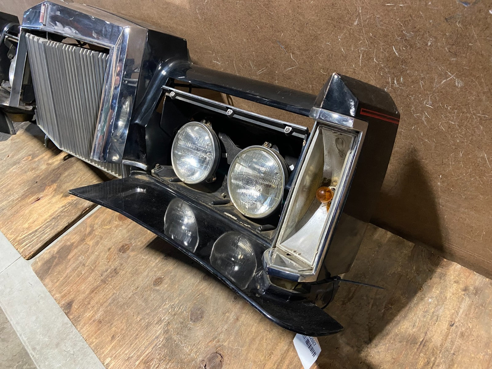 1969 to 1971 Lincoln Mark iii Front Header With Grill And Headlights AG28874
