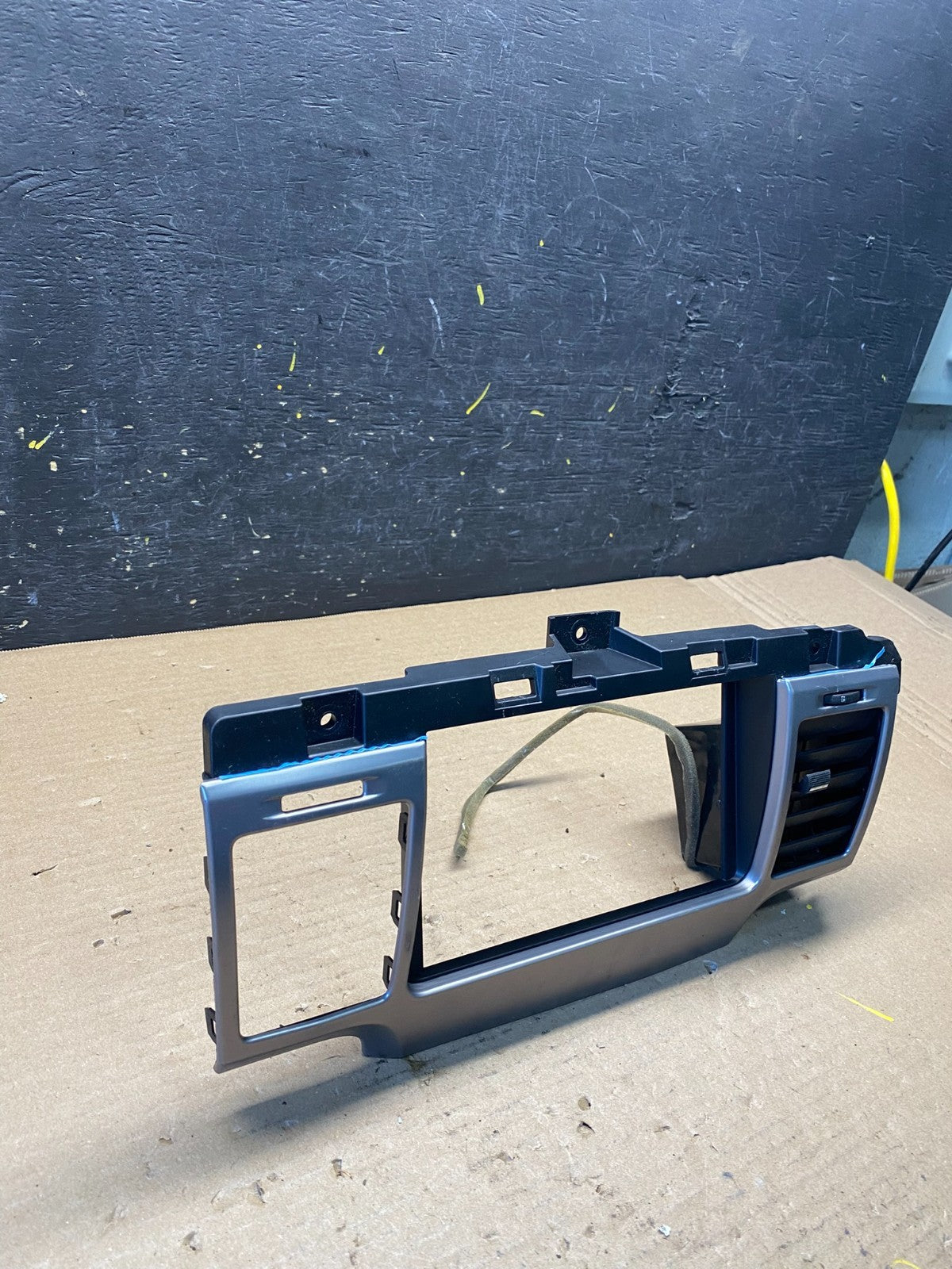 2010 - 2012 Lincoln MKZ Center Dash Gps Radio Bezel Panel Air Vent OEM S2791 DG2