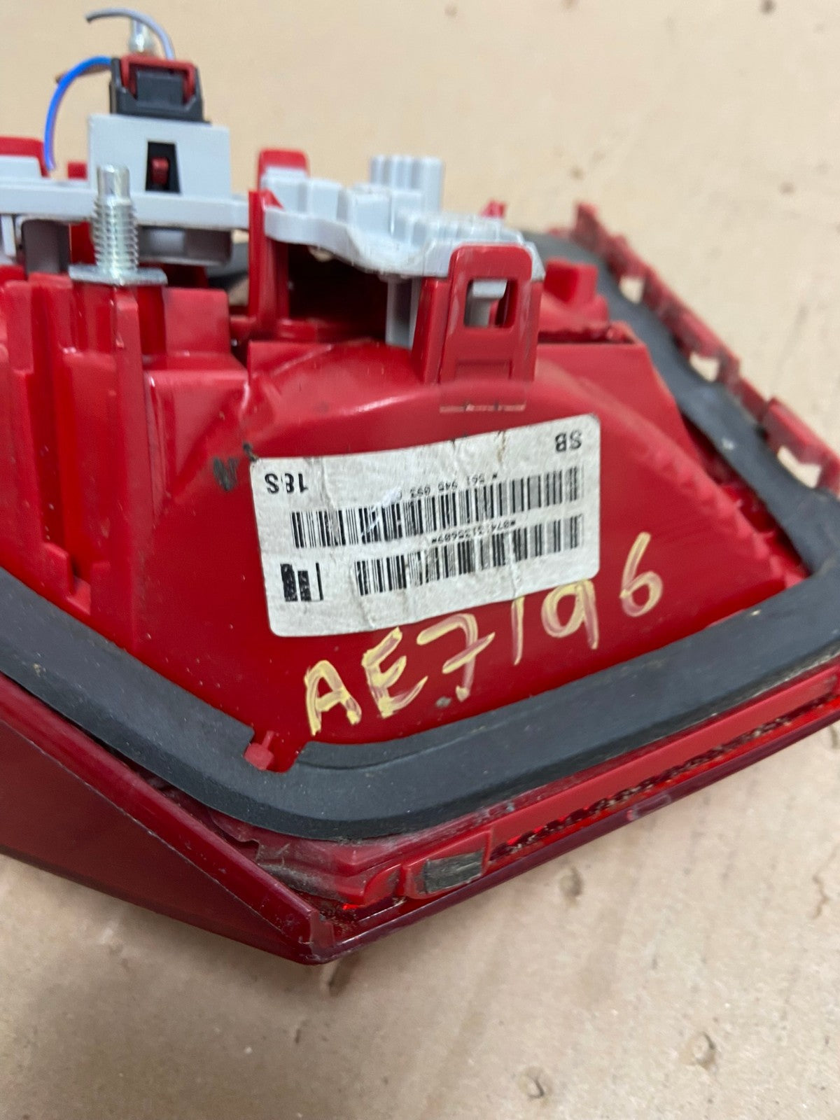 2012 to 2015 Volkswagen Passat Left Driver Lh Inner Tail light AE7196 LK7