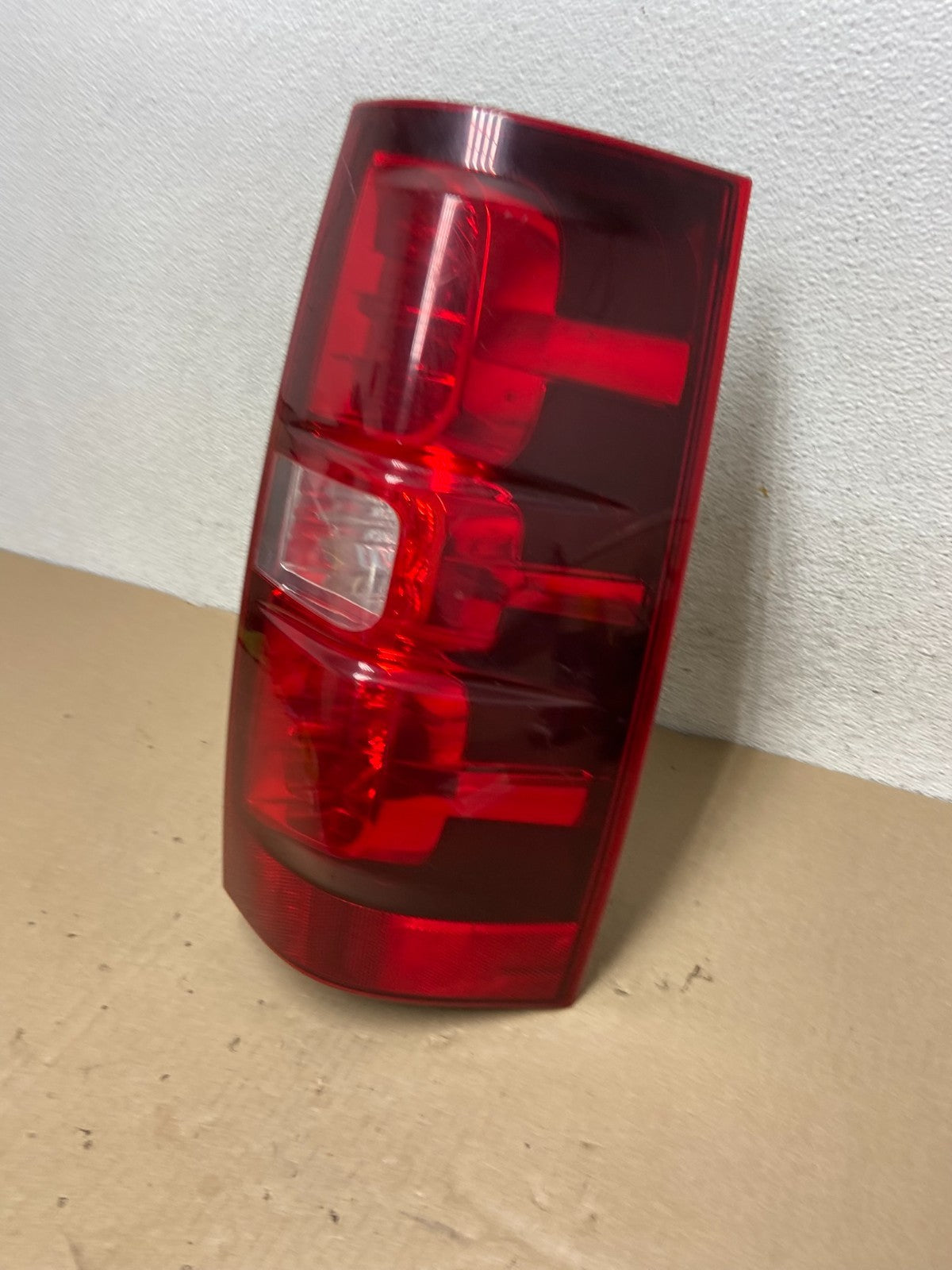 2008-2014 Chevrolet Tahoe Suburban Right Passenger Rh Tail Light AG6873 LK1