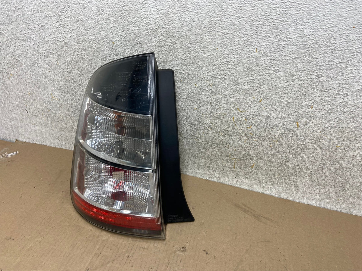 2004 2005 Toyota Prius Tail Light Left Driver Lh Side AH6751 LK2