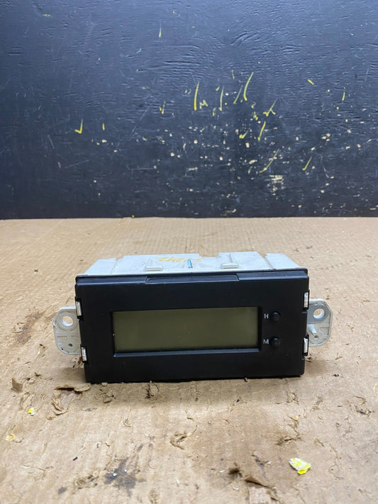 2004 - 2005 Mitsubishi Endeavor Front Dash Info Display Screen OEM Z7242 DG0