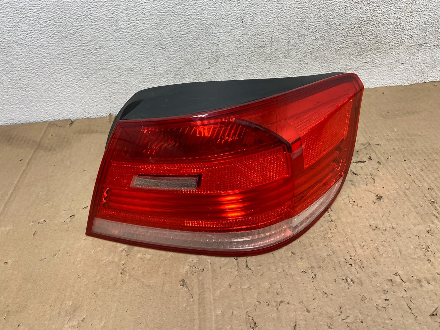 2007 - 2010 BMW M3 328i 335i Convertible Right Passenger Tail Light AE93660