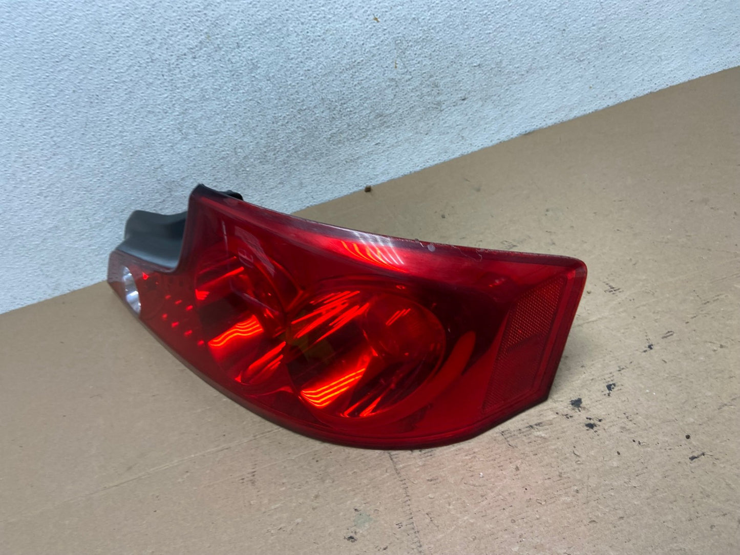 2003 - 2005 Infiniti G35 Coupe Right Passenger Rh Outer Tail Light AF4802 LK1