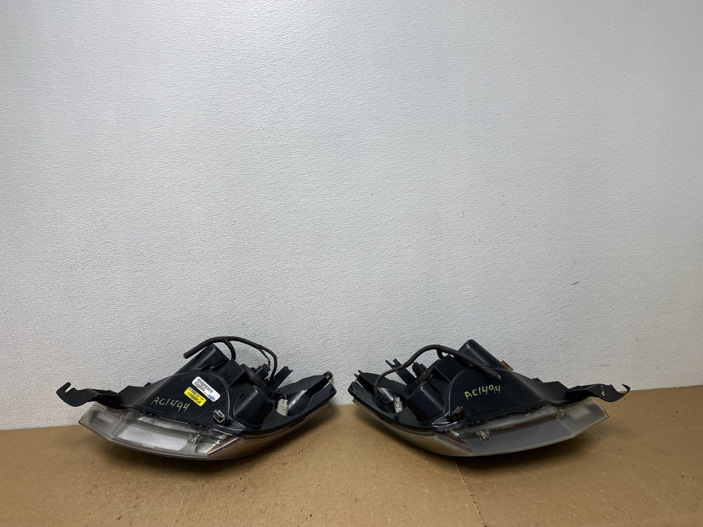 2008 2009 2010 2011 Ford Focus Left+Right Headlights Halogen AC1494 DW12