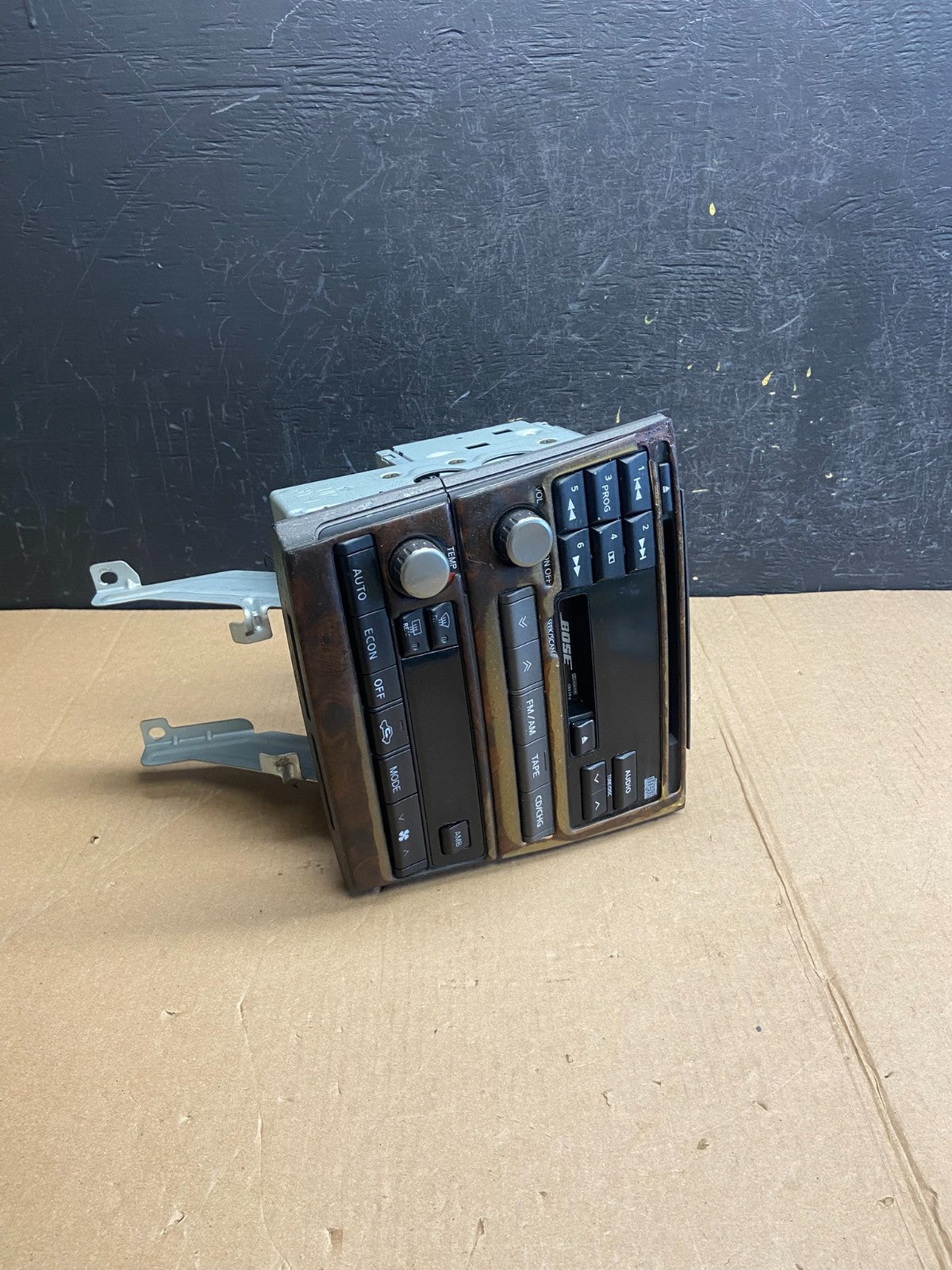 2000 to 2001 Infiniti i30 Bose Radio AM/FM Casette Climate Control ae4380 DG2