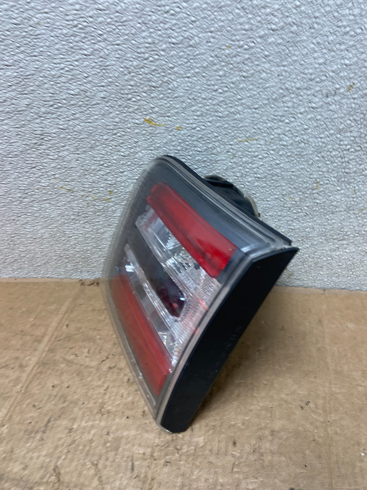 2013 to 2016 GMC Acadia Right Passenger RH Side Inner Tail Light AA3819 DW1