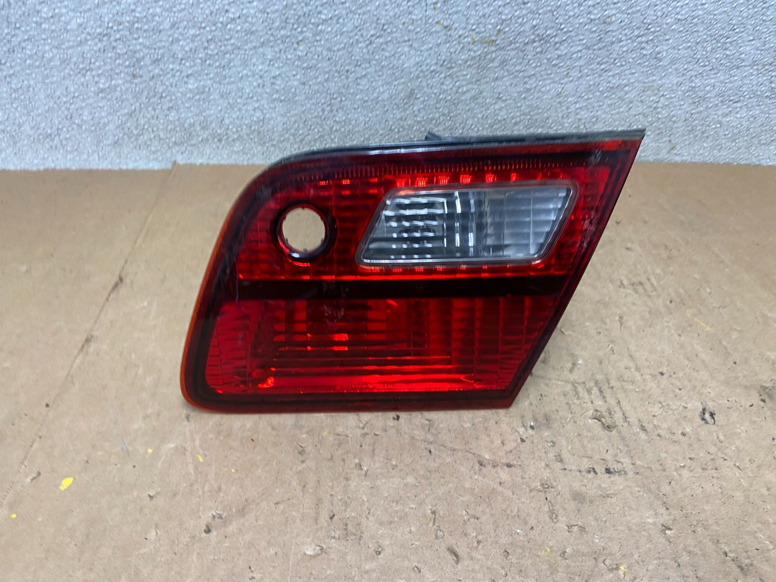 1998-1999 Toyota Avalon Right Passenger RH Side Inner Tail Light OEM Z7737 PS0