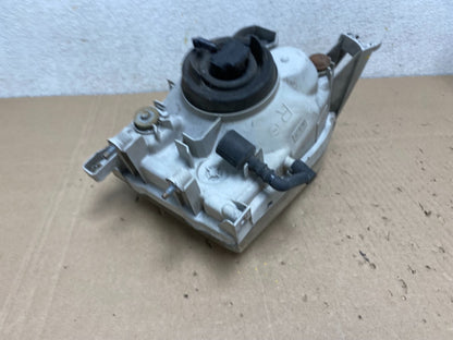 1999-2004 Nissan Pathfinder Right Passenger  Side Headlight Oem J9749 DG4