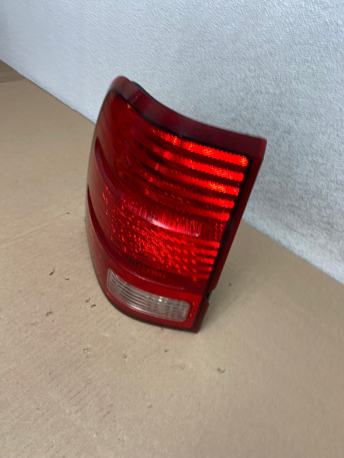 2002 to 2005 Ford Explorer Left Driver Lh Side Tail light AG6629 LK1