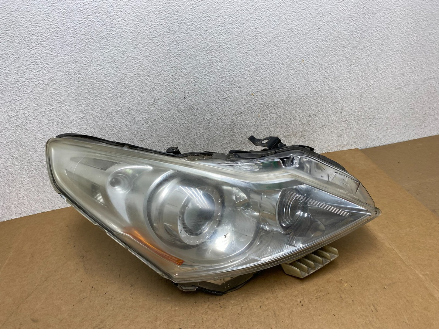 2010-2012 Infiniti G37 Right Passenger Side Xenon HID Headlight AE3264 DW0