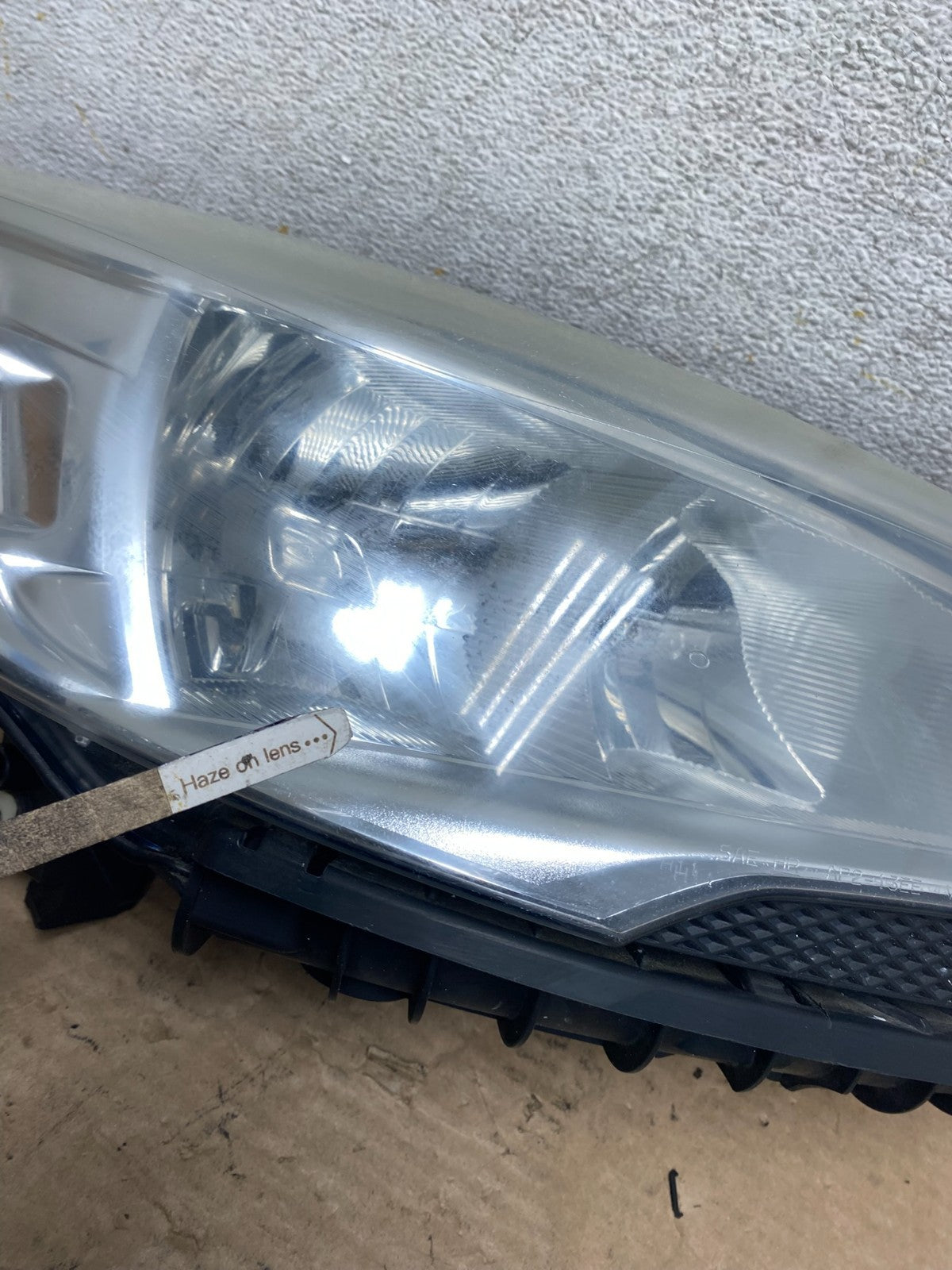 2013 - 2016 Ford Escape Headlight Right Passenger RH Side Halogen AI0892 DW5