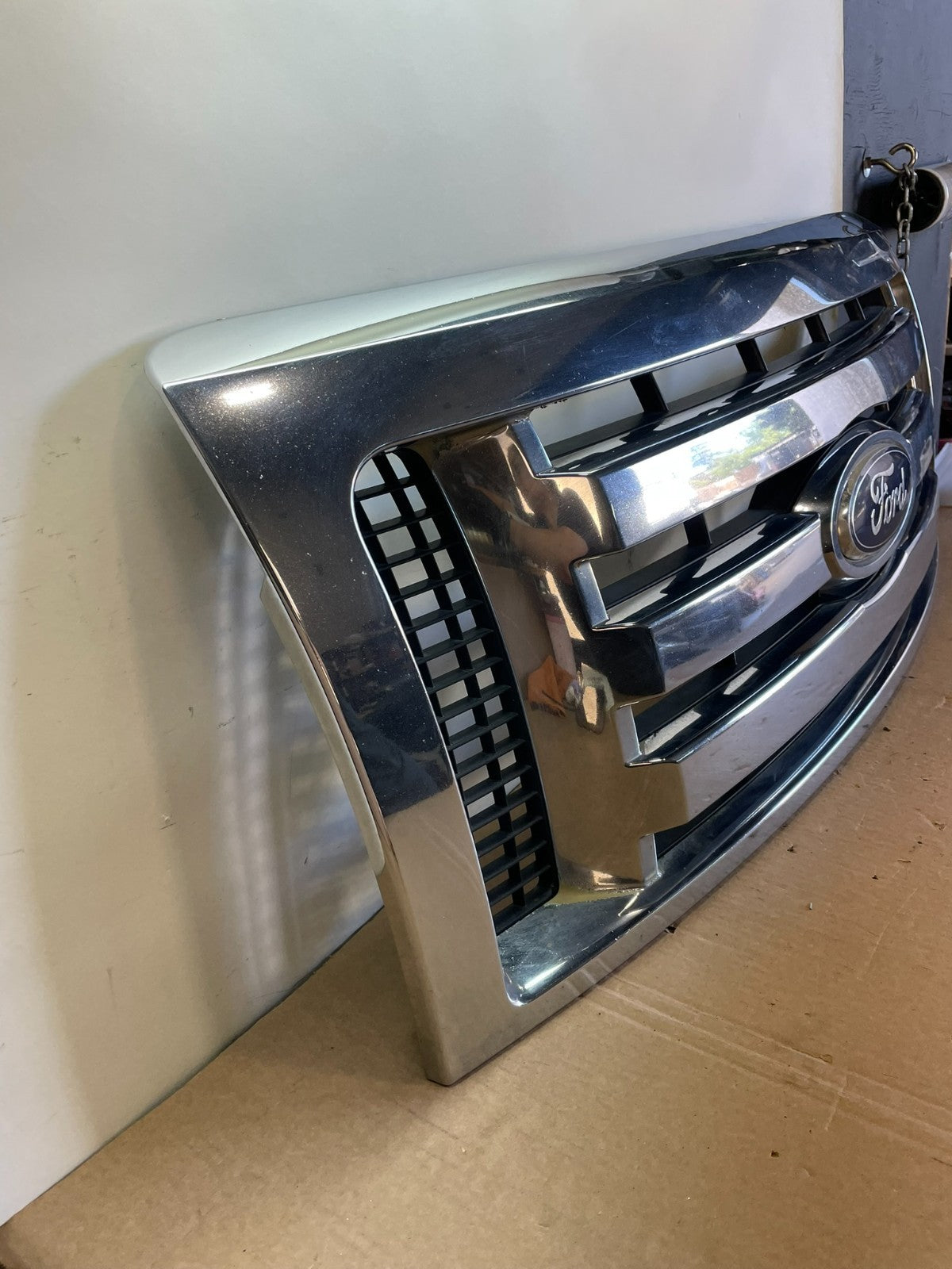 2009 to 2012 Ford F150 Front Upper Grill Grille Chrome AH0343 DG2
