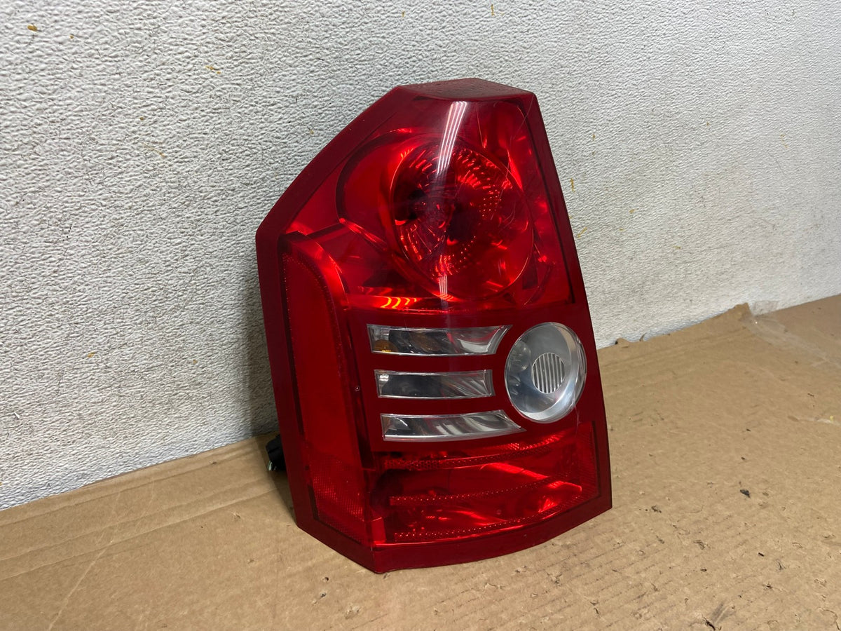 2008 2009 2010 Chrysler 300 Left Driver LH Side Tail Light AH8538 LK1