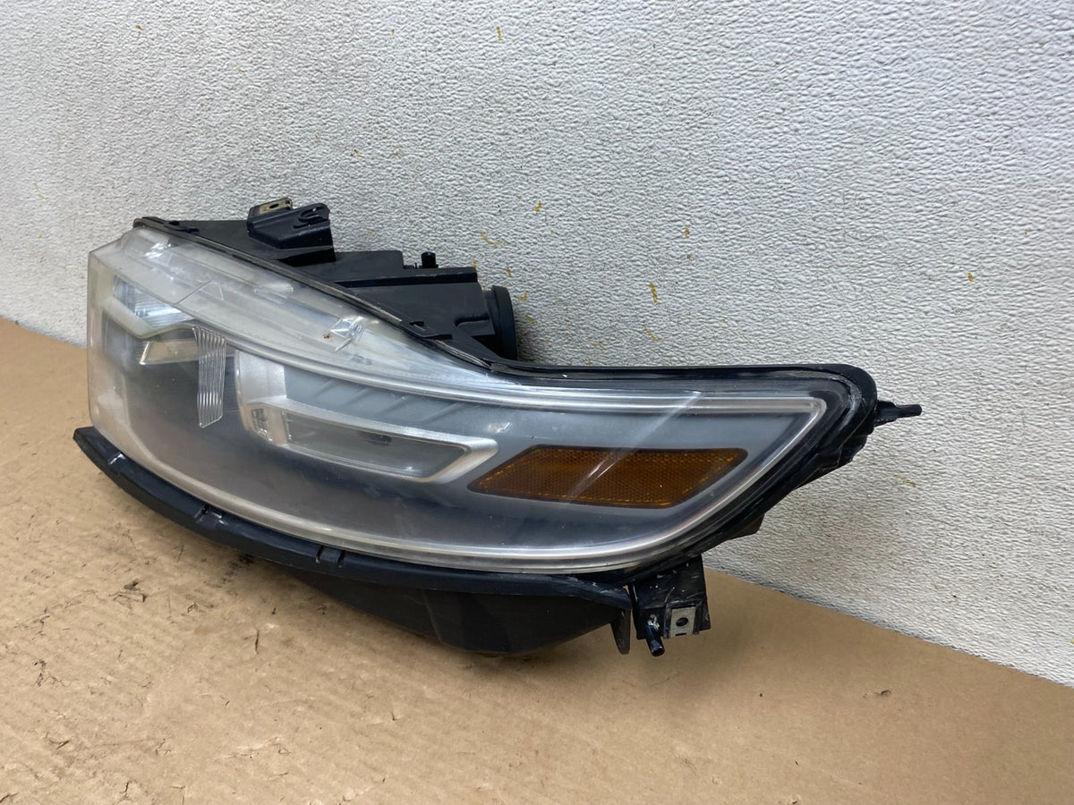2013 to 2019 Ford Taurus Left Driver LH Side Headlight Halogen AI0911 DW1