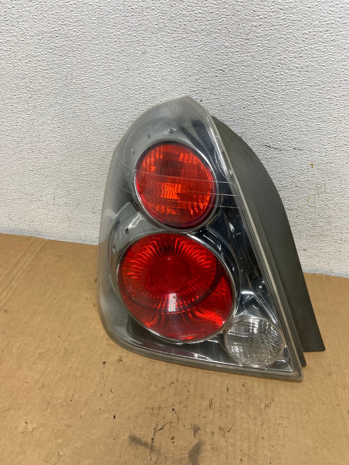 2005 to 2006 Nissan Altima Left Driver Side Tail Light AD2771 LK0