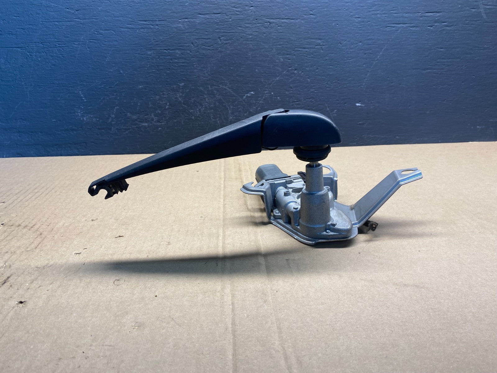 2015 - 2021 Jeep Compass Tailgate Back Door Rear Wiper Motor Wiper OEM AC0950 DG3
