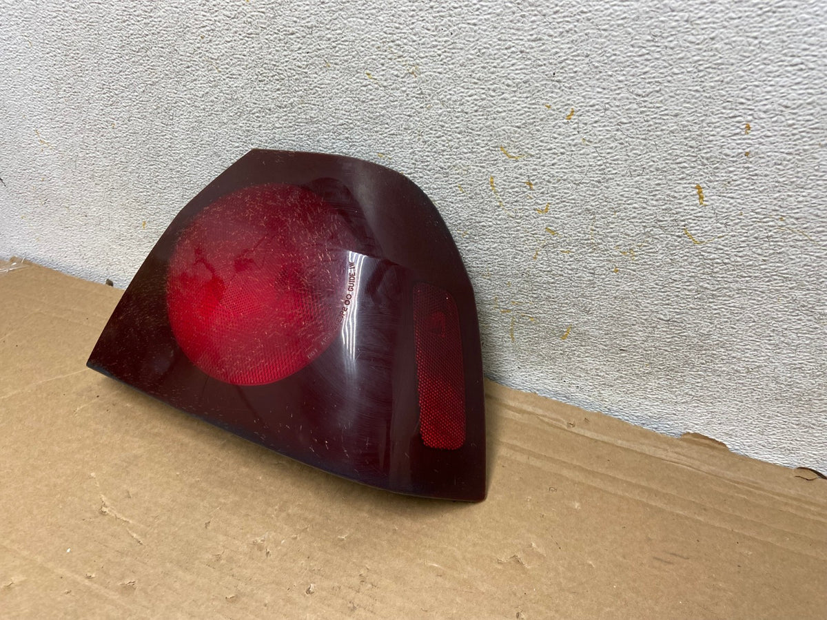 2000 to 2005 Chevrolet Impala Right Passenger Rh Side Tail Light AH8324 LK2