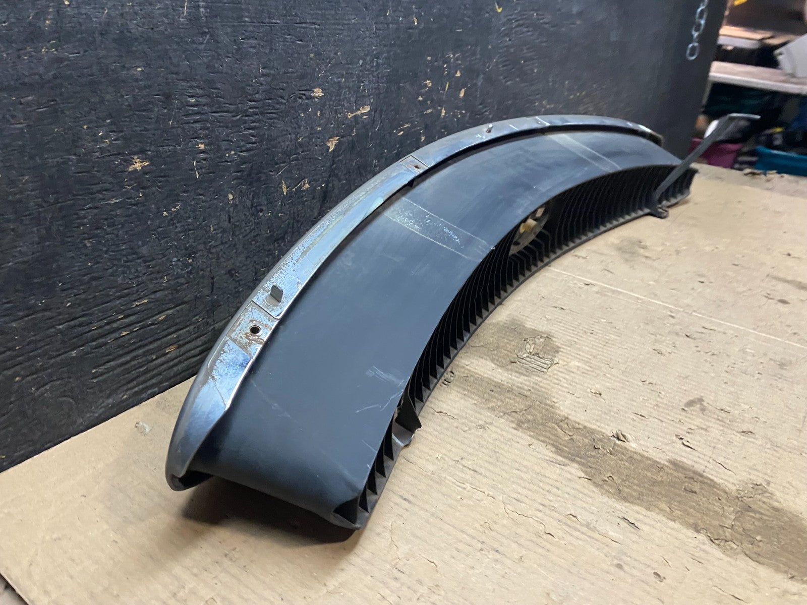1995 to 1999 Buick Riviera Front Grill Grille OEM X3505 DG5