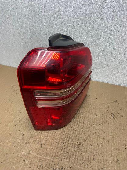 2001 2002 2003 Toyota Highlander Left Driver LH Tail Light Oem AC4171 LK2