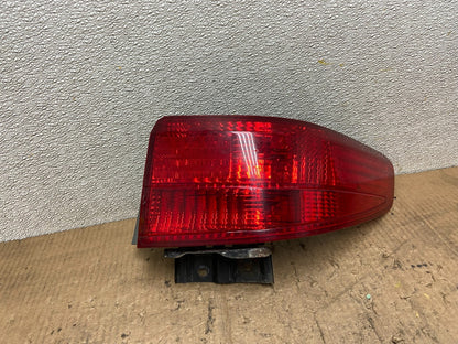 2005 Honda Accord Right Passenger Rh Side Tail Light Oem AA8437 LK0