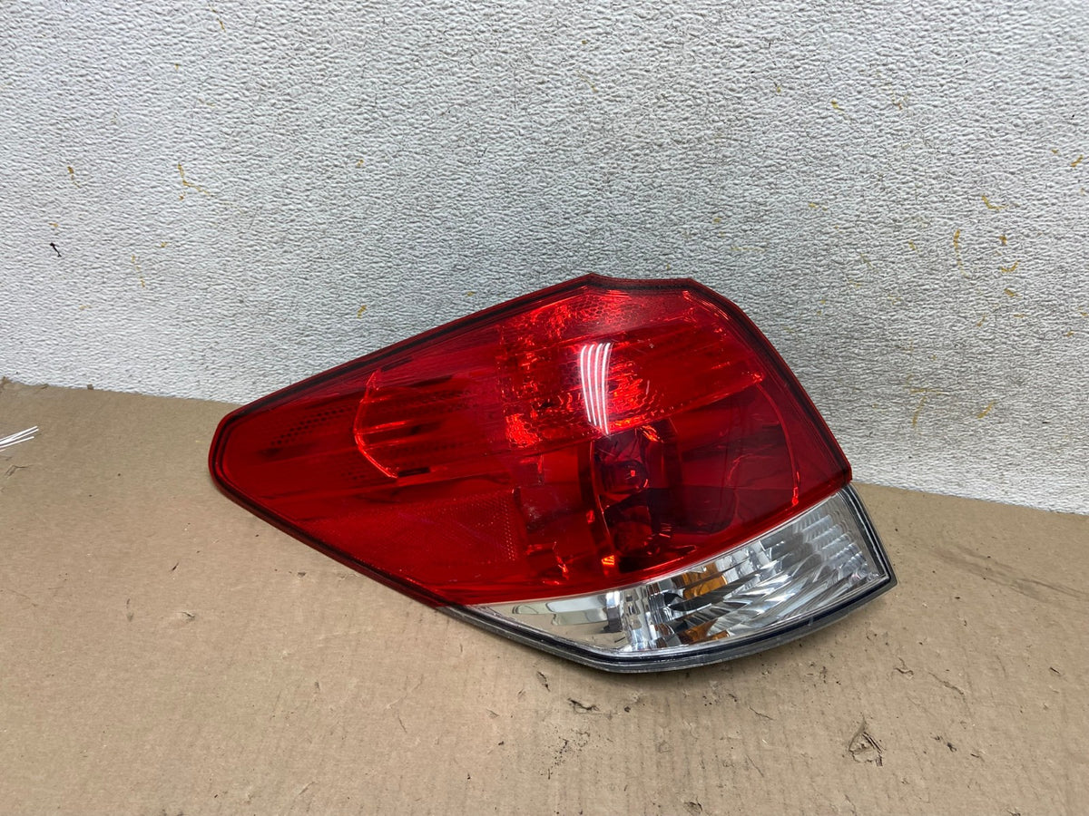 2010-2014 Subaru Outback Wagon Left Driver Lh Side Tail Light AH6903 LK0