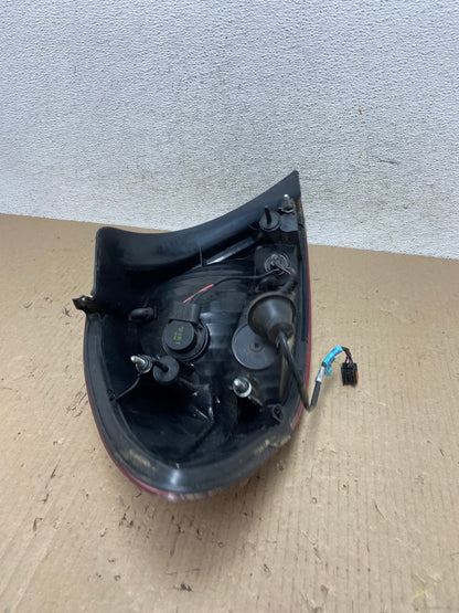 2004 2005 2006 2007 Ford Taurus Right Passenger Side Tail Light AF5921 LK6