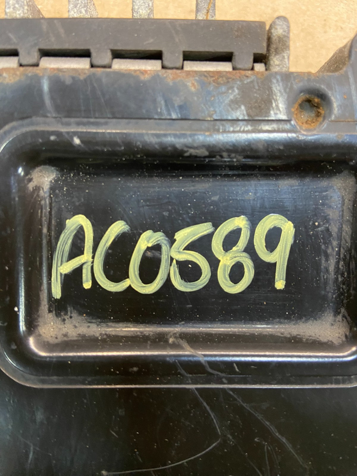1998 Chrysler  Caravan  3.3 Engine Control Unit ECU Module P04727232AC ac0589 DG3