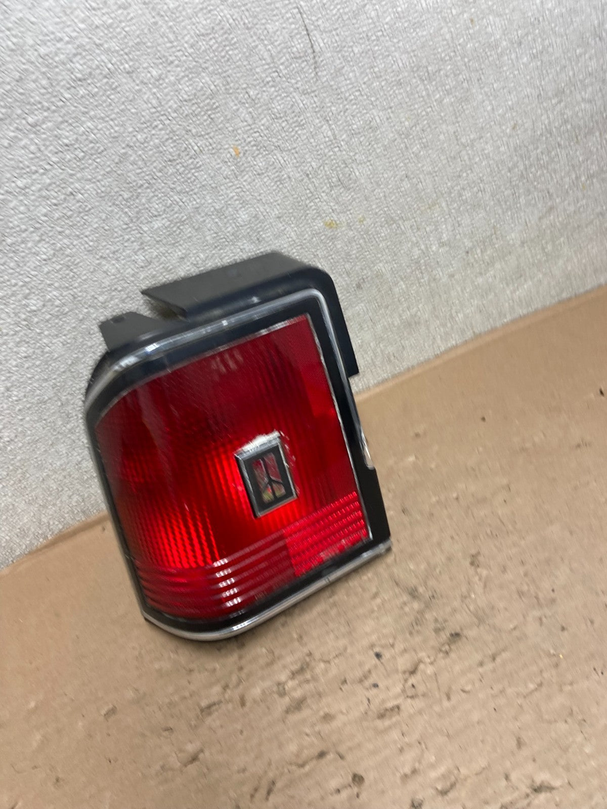 1985 to 1988 Oldsmobile Cutlass Left Driver LH Side Tail Light AB0884 DG2