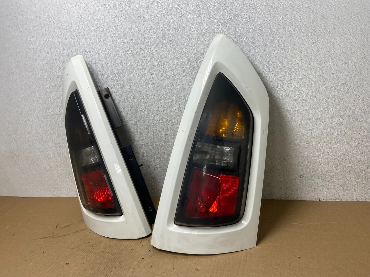 2010 to 2011 Kia Soul Left Driver LH Side Tail Light AG05271