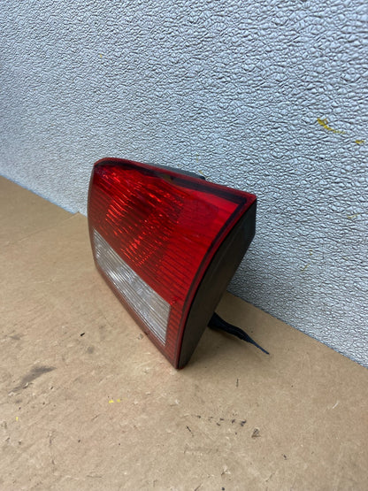 2002-2004 Infiniti i35 Inner Right Passenger Rh Side Tail Light OEM Z6894 DW1