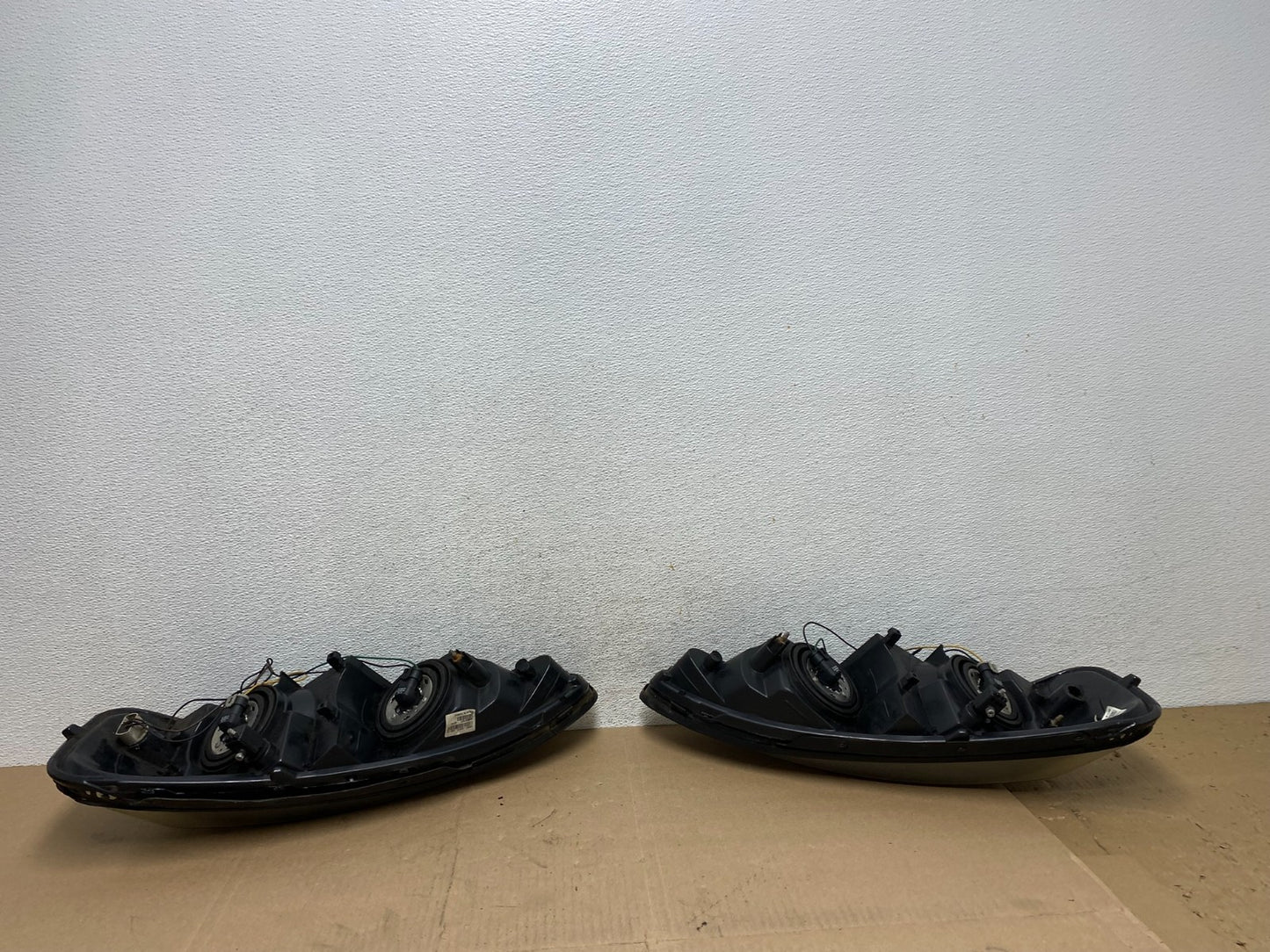 2004 to 2008 Pontiac Grand Prix Left+Right Side Black Headlights AE6656 DW7