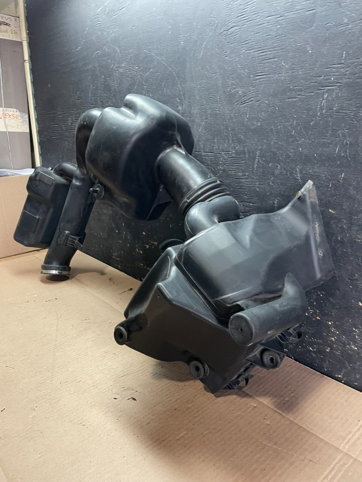 2011 - 2013 Dodge Durango 3.6L Resonator Air Box Intake Tube OEM z8341 DG6