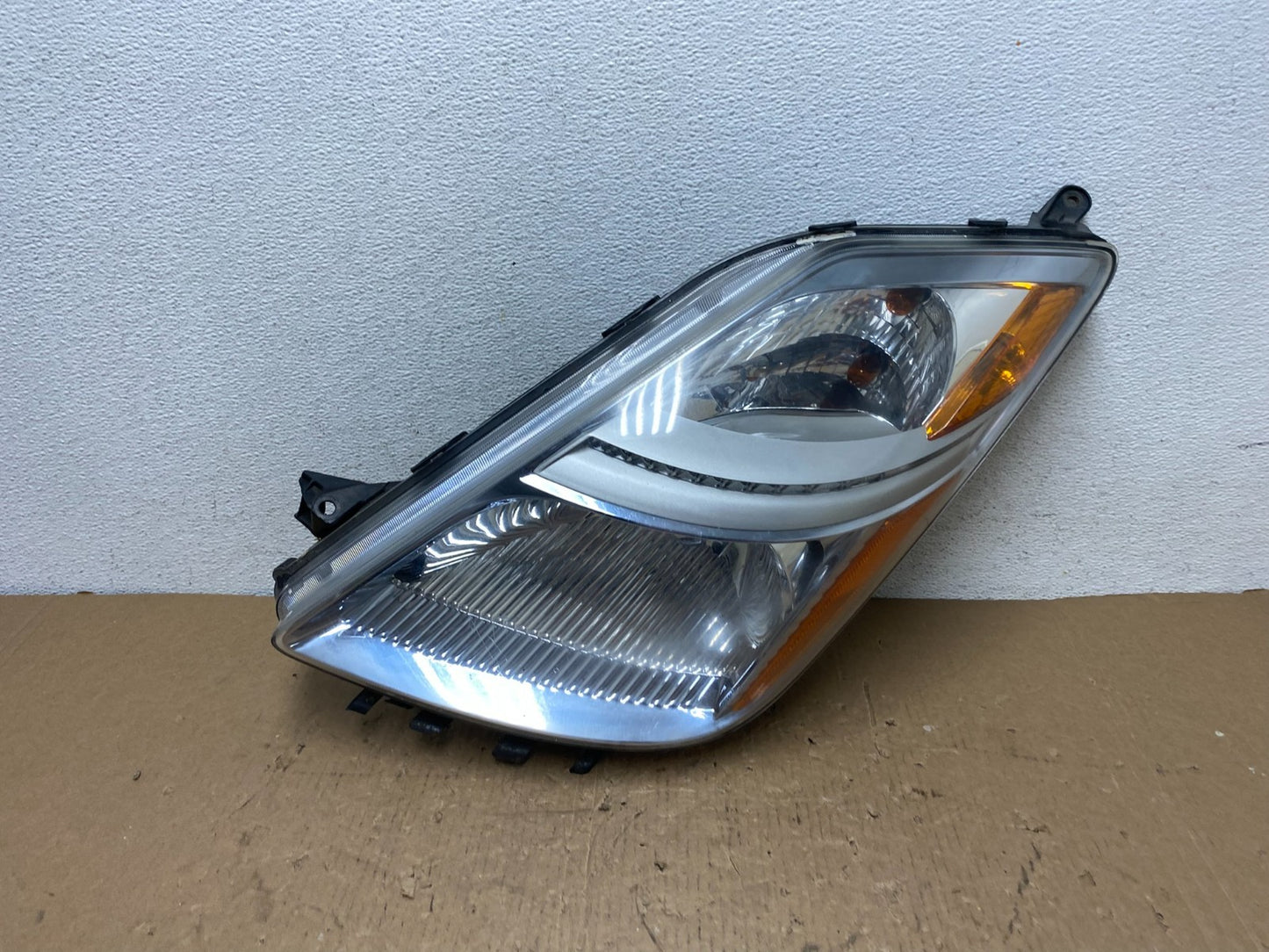 2006-2009 Toyota Prius Left Driver LH Side Blue Headlight Halogen AD8134 DW0