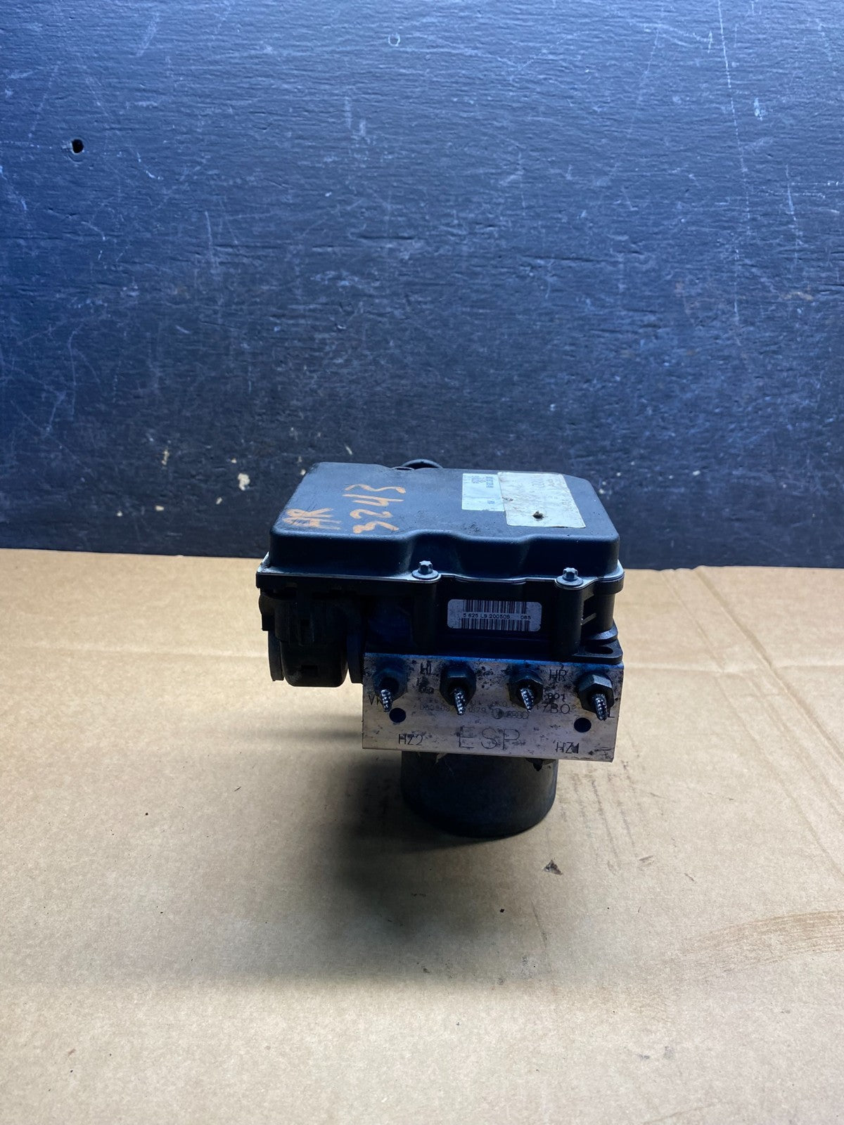 2010 to 2012 Audi A4 ABS Anti-Lock Brake Pump 8K061451 AI9981 DW4
