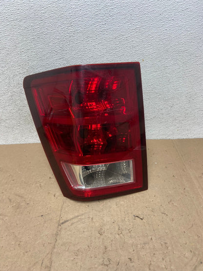 2005 to 2006 Jeep Grand Cherokee Left Driver Side Lh Tail Light AG5419 LK0